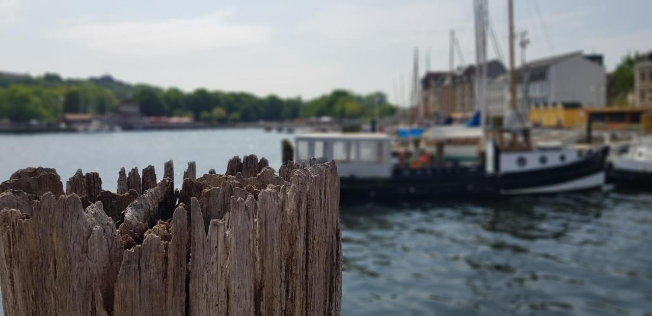 Kapitainskoje direkt am Hafen Flensburgs Lägenhet Exteriör bild